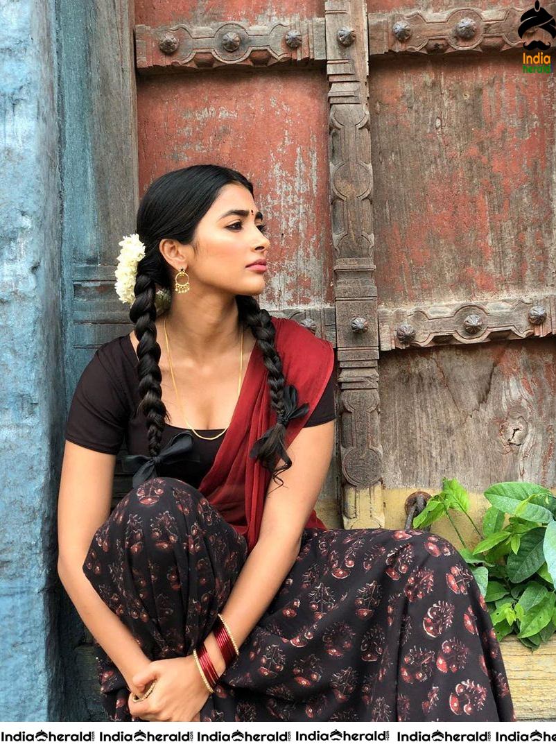 Pooja Hegde Hot and Cute Latest Photos Collection Set 3