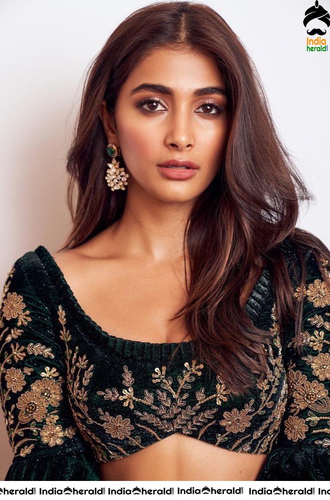 Pooja Hegde Hot and Cute Latest Photos Collection Set 4