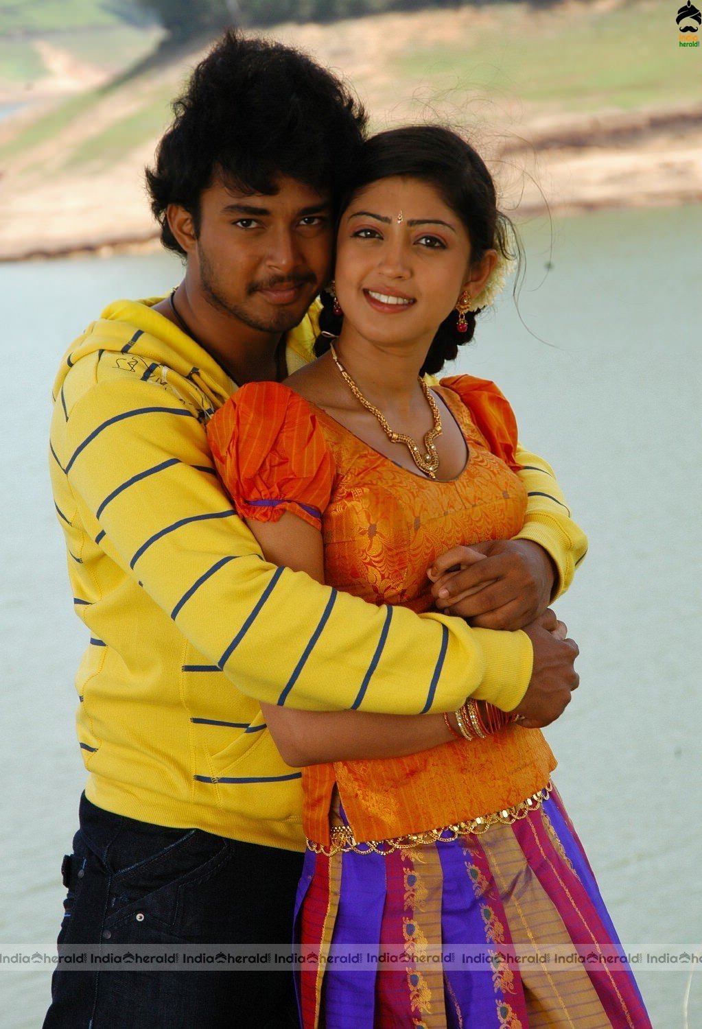 Pranitha Unseen Rare Hot Photos from her Debut movie in Sandalwood Set 2