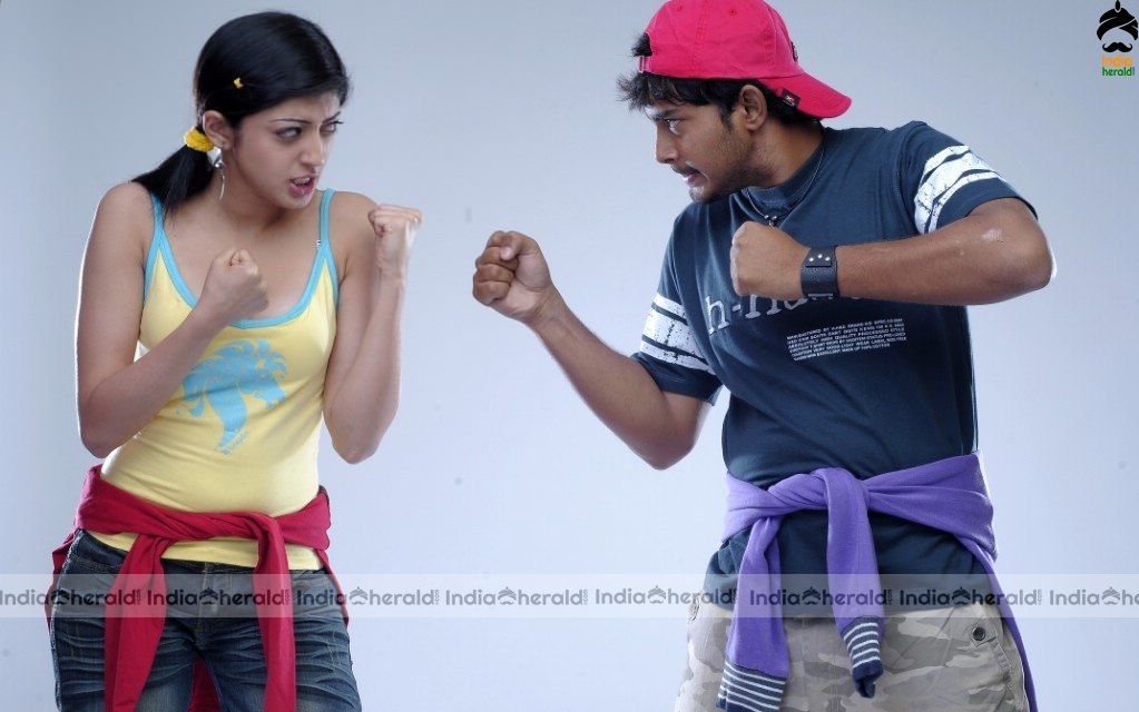 Pranitha Unseen Rare Hot Photos from her Debut movie in Sandalwood Set 2