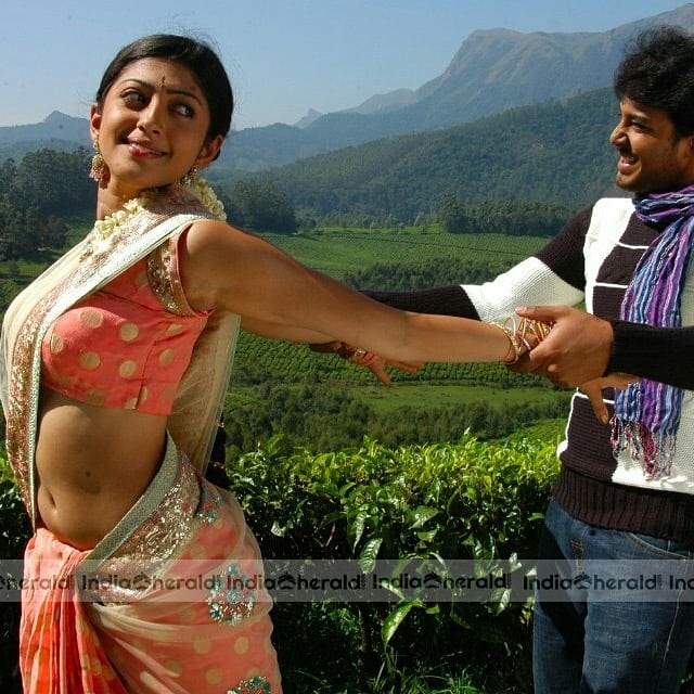 Pranitha Unseen Rare Hot Photos from her Debut movie in Sandalwood Set 2