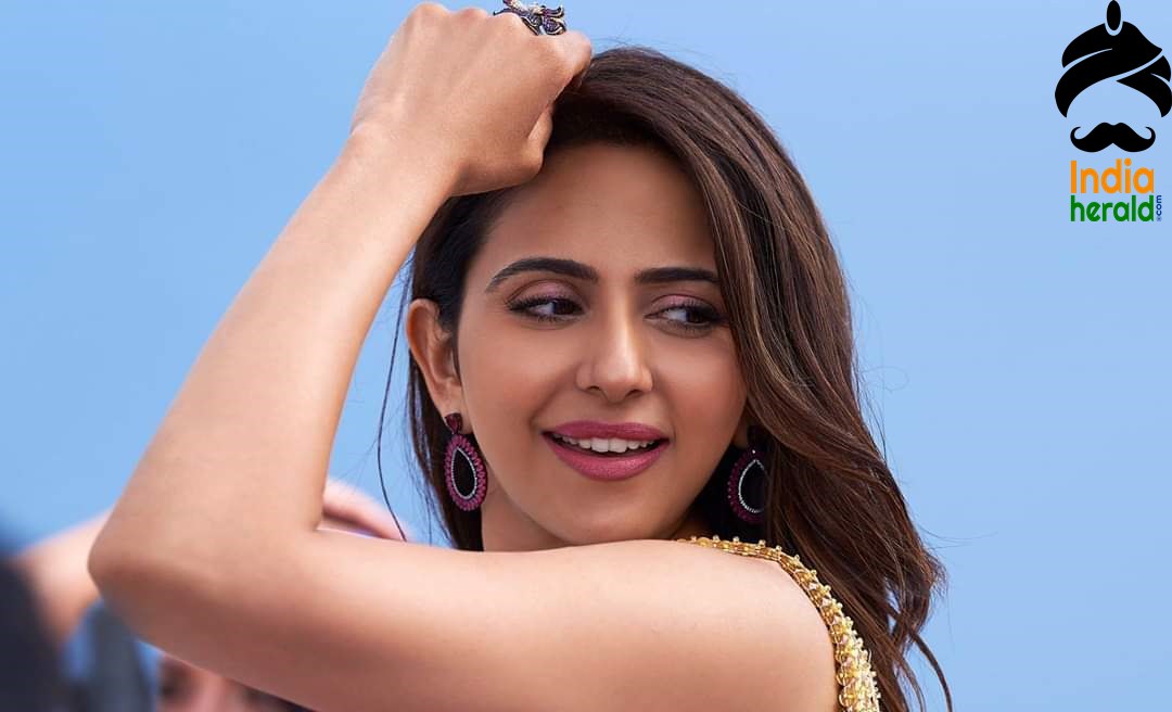 Rakul Preet Ravishing Hot Photos in various Sexy Dresses to erect your mood Set 3