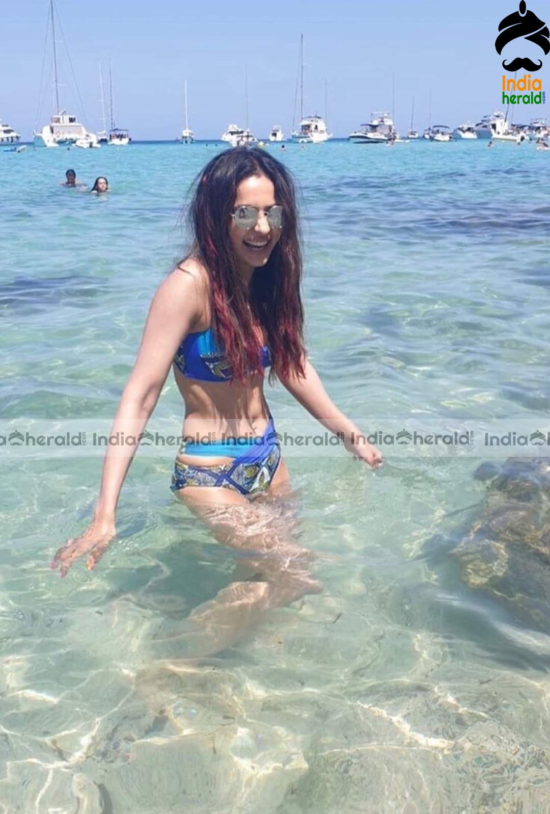 Rakul Preet Ravishing Hot Photos in various Sexy Dresses to erect your mood Set 5