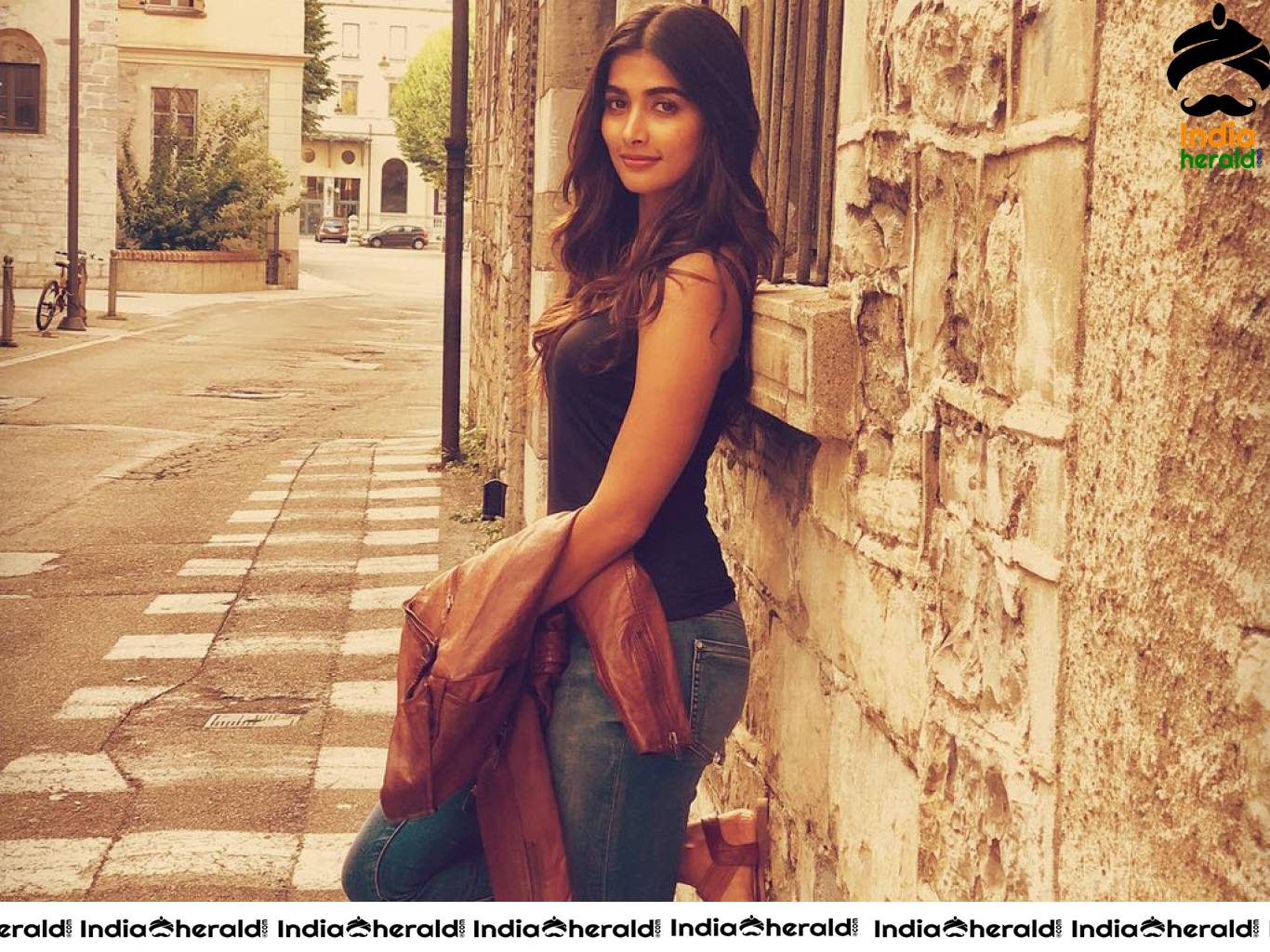 Rare and Unseen Hot Photos of Pooja Hegde as her 29th Birthday Special Set 1