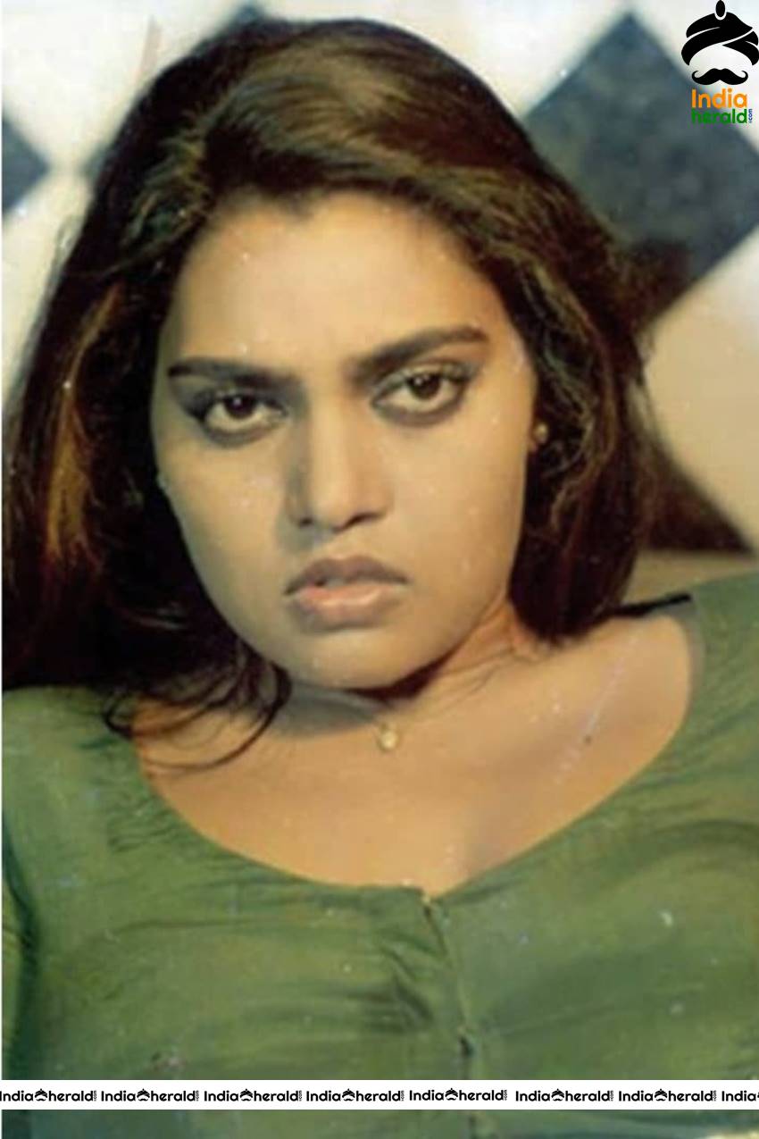 Rare And Unseen Old Photos Of Actress Silk Smitha Set 1