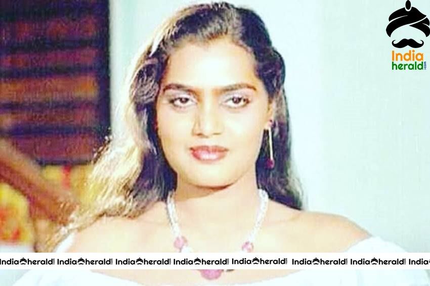 Rare And Unseen Old Photos Of Actress Silk Smitha Set 3