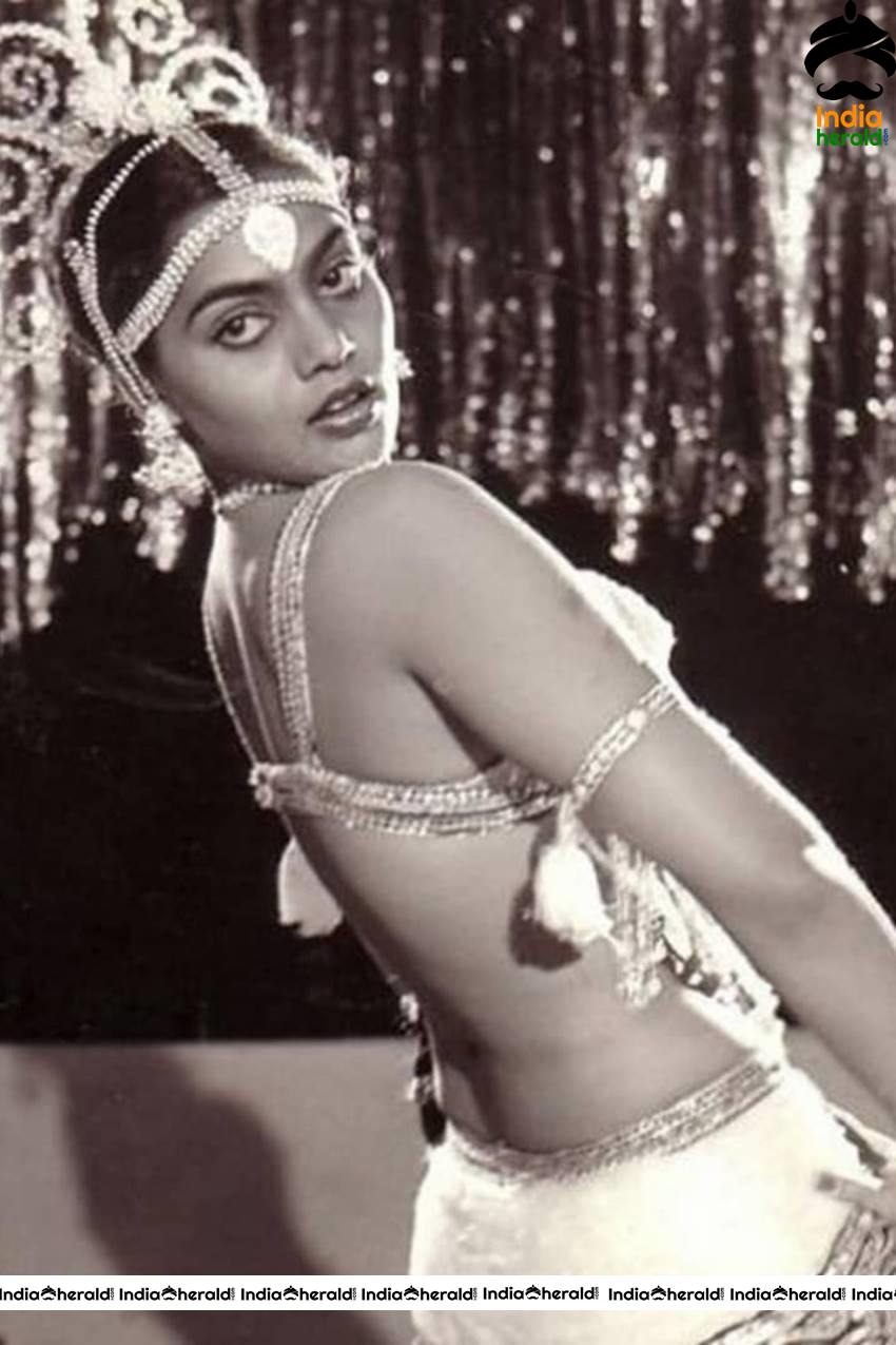 Rare And Unseen Old Photos Of Actress Silk Smitha Set 3