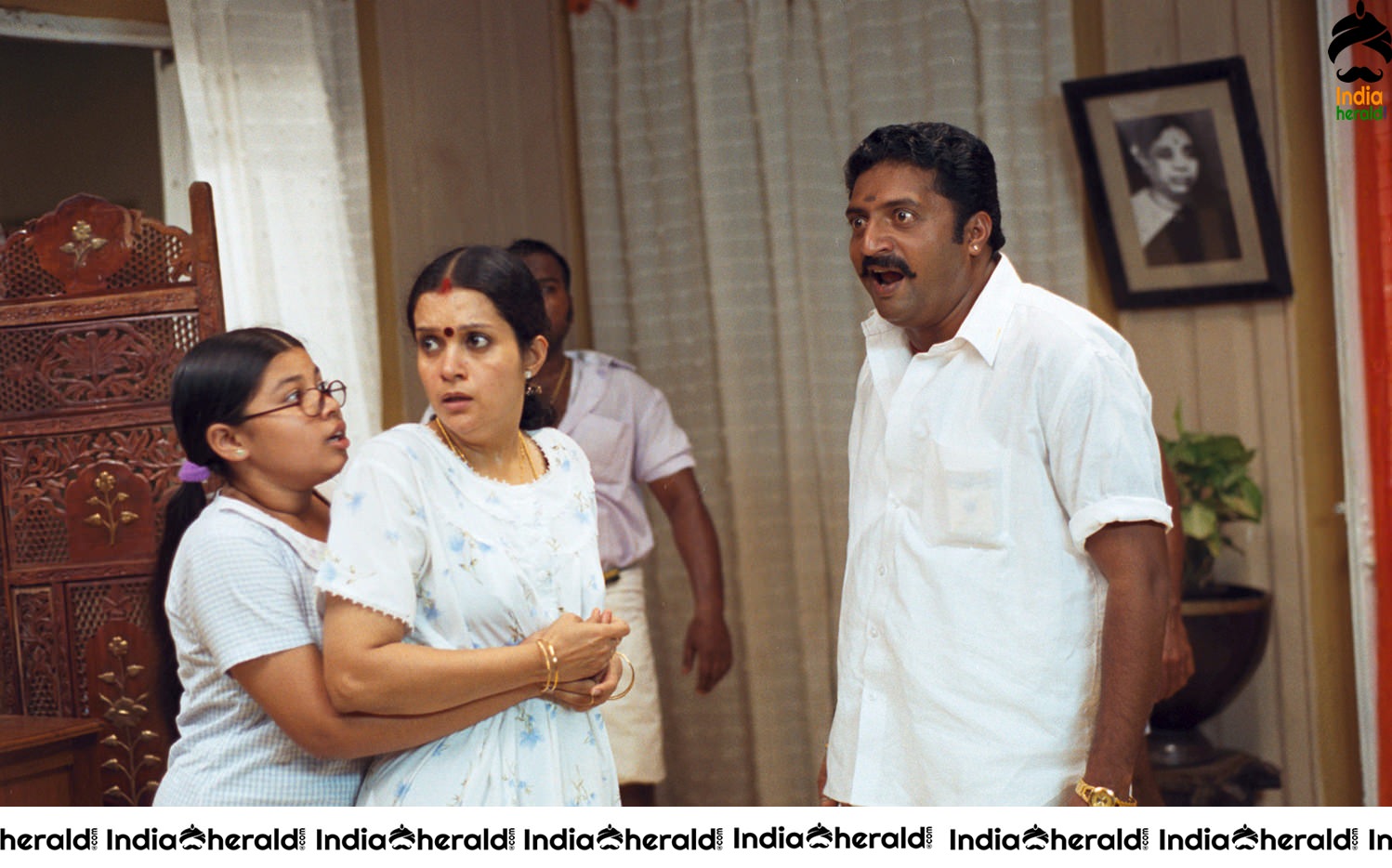 Rare and Unseen Photos of 2004 Blockbuster Okkadu Remake featuring Vijay and Trisha Set 1