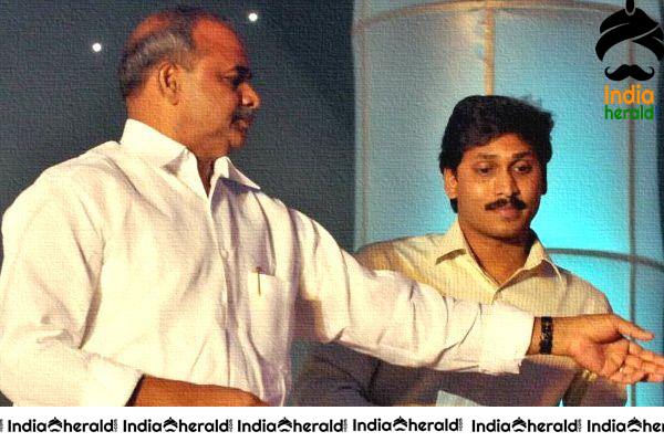 Rare and Unseen Photos of Andhra Pradesh CM YS Jagan Mohan Reddy Set 2