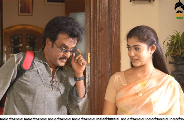 Rare and Unseen Photos of Chandramukhi Movie Set 1