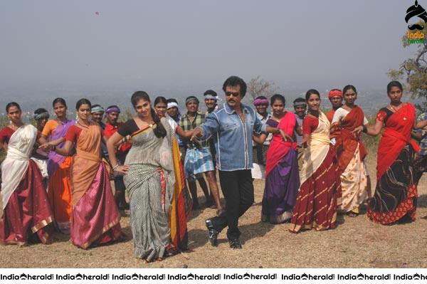 Rare and Unseen Photos of Chandramukhi Movie Set 2