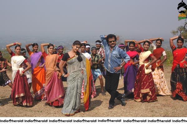 Rare and Unseen Photos of Chandramukhi Movie Set 2