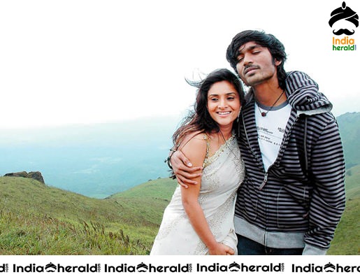 Rare and Unseen Photos of Dhanush from Pollathavan Movie Set 4