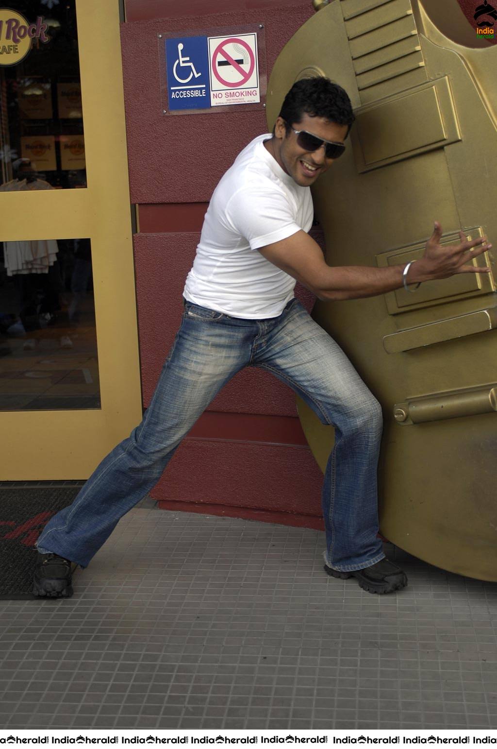 Rare and Unseen Photos of Suriya in Vaaranam Aayiram Set 1
