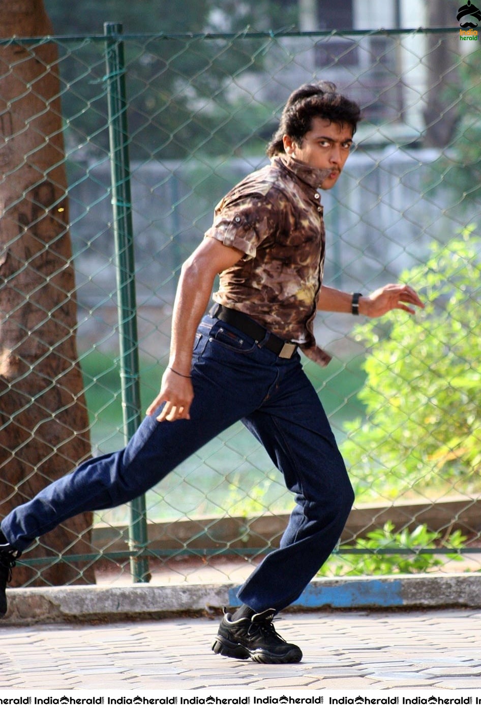 Rare and Unseen Photos of Suriya in Vaaranam Aayiram Set 2