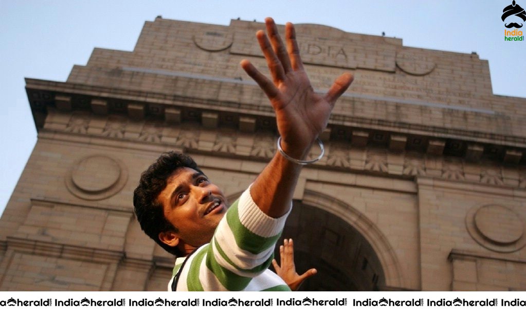 Rare and Unseen Photos of Suriya in Vaaranam Aayiram Set 2