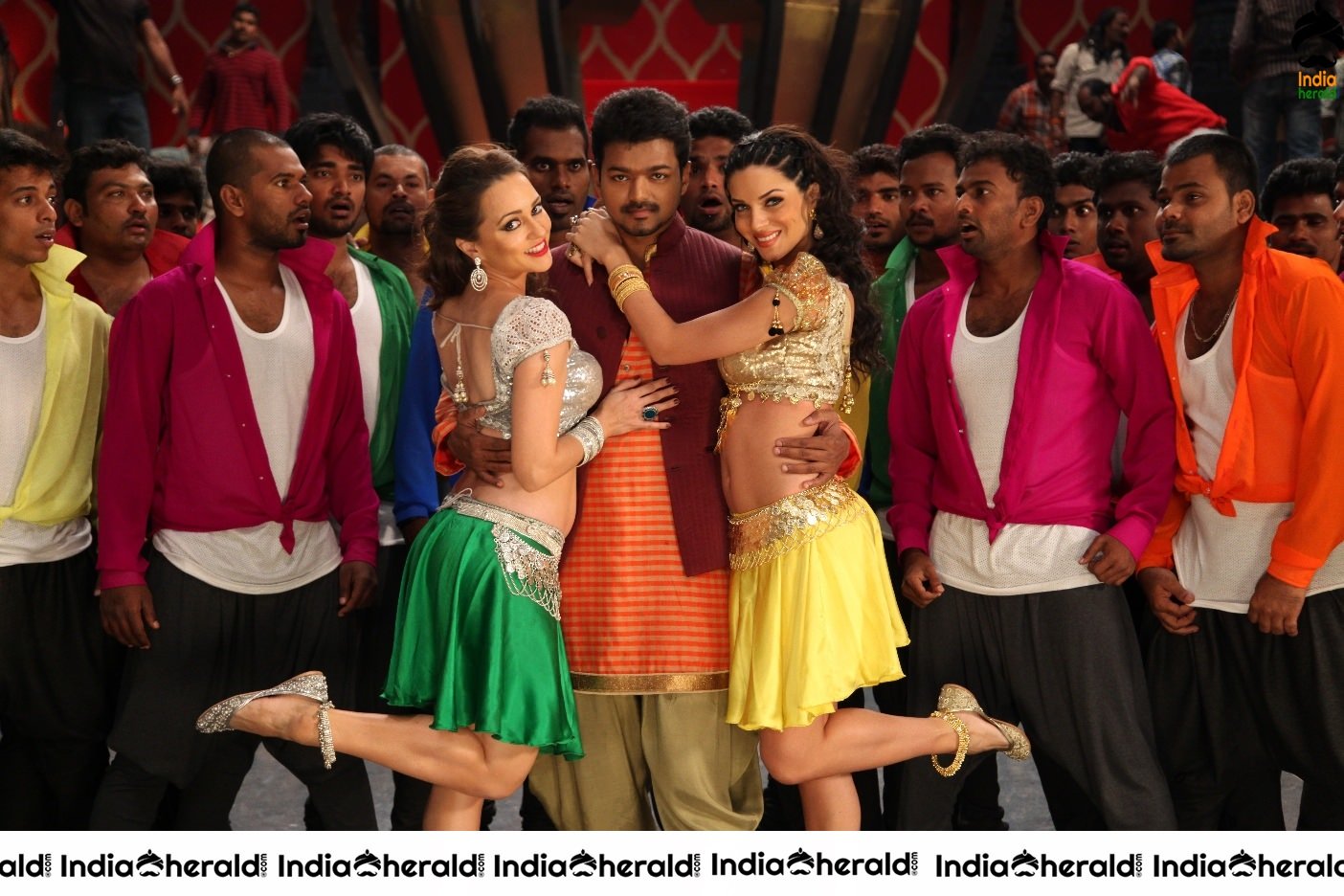 Rare and Unseen Photos of Vijay and Kajal Aggarwal from Jilla movie Set 1