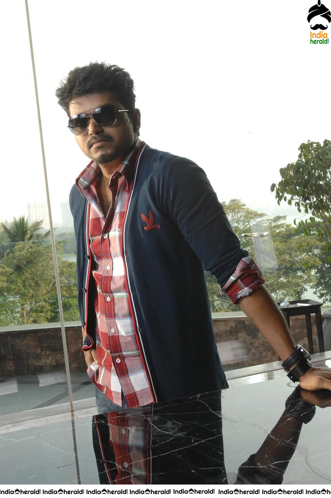 Rare and Unseen Photos of Vijay and Kajal from Thuppakki Movie Set 5