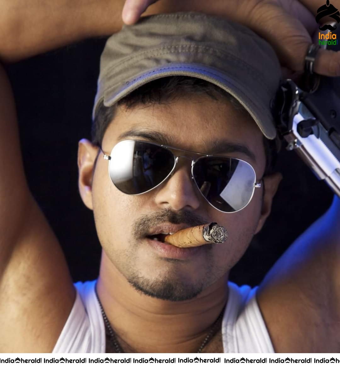 Rare and Unseen Photos of Vijay and Kajal from Thuppakki Movie Set 7