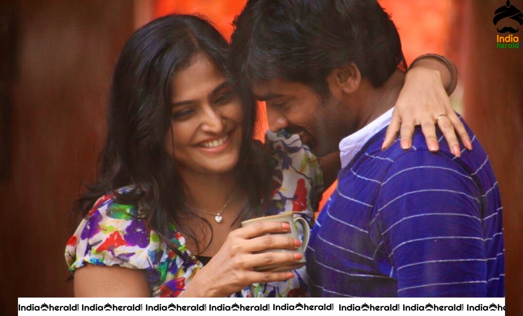 Rare and Unseen Photos of Vijay Sethupathi and Remya Nambeesan starrer Pizza Set 1