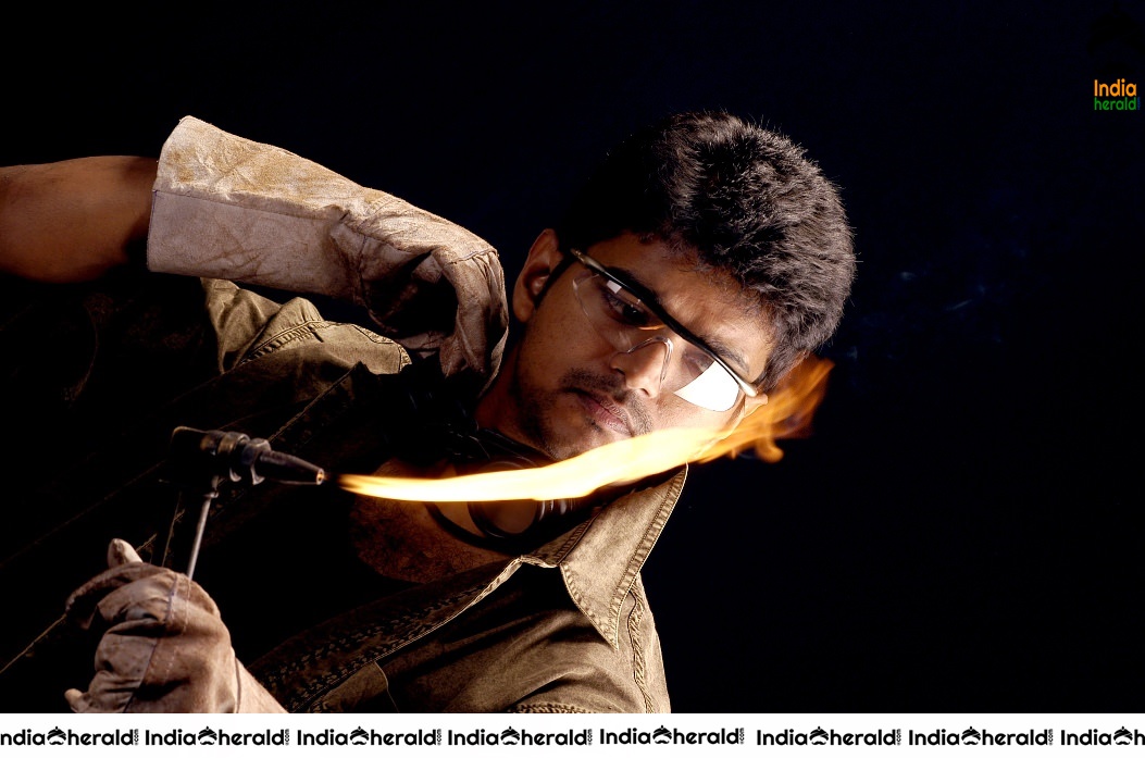 Rare and Unseen Stills of 2005 Blockbuster Tamil movie Sivakasi Set 1