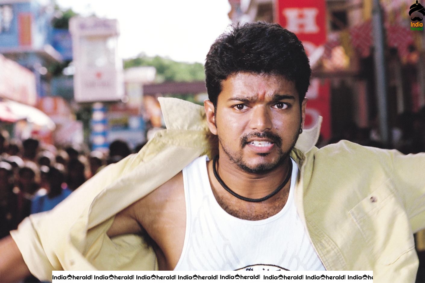 Rare and Unseen Stills of 2005 Blockbuster Tamil movie Sivakasi Set 2