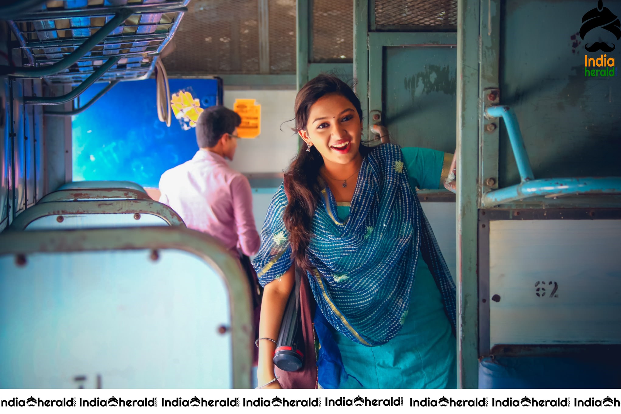 Rare and Unseen Stills of Ajith and Shruti Haasan in Vedalam Set 1