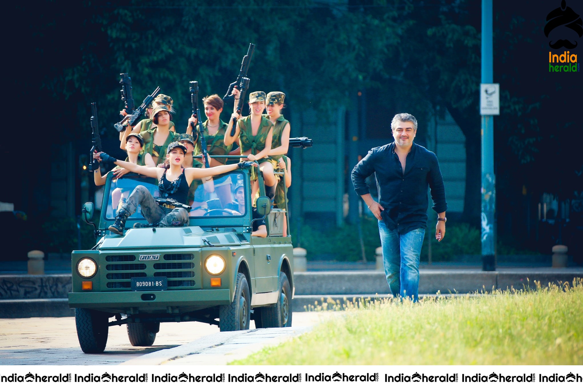 Rare and Unseen Stills of Ajith and Shruti Haasan in Vedalam Set 3