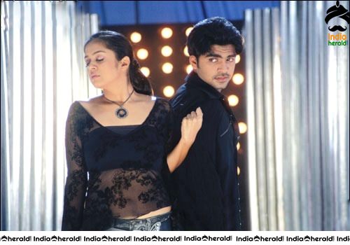 Rare and Unseen Vintage Photos of Simbhu and Jyothika from Manmadhan Set 3