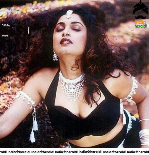 Rare Hot and Unseen Vintage Clicks of Ramya Krishnan to spice your mood Set 1