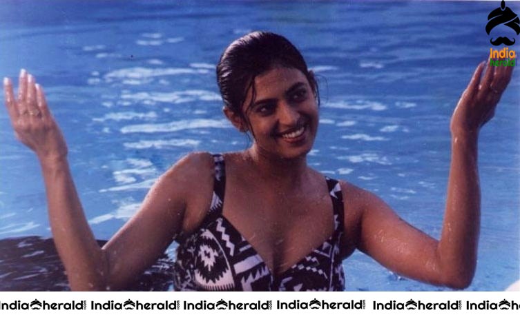 Rare Hot Old clicks of 90s actresses Set 1