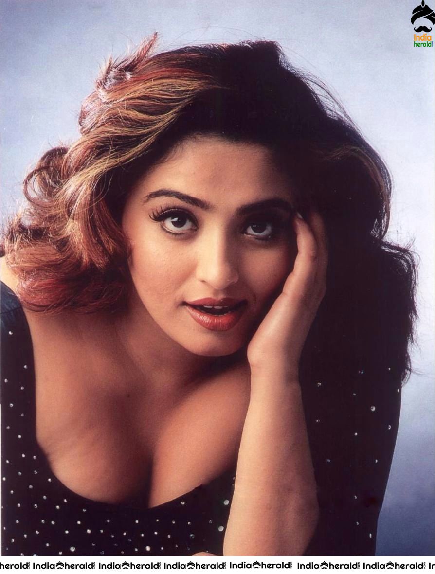 Rare Hot Old clicks of 90s actresses Set 2