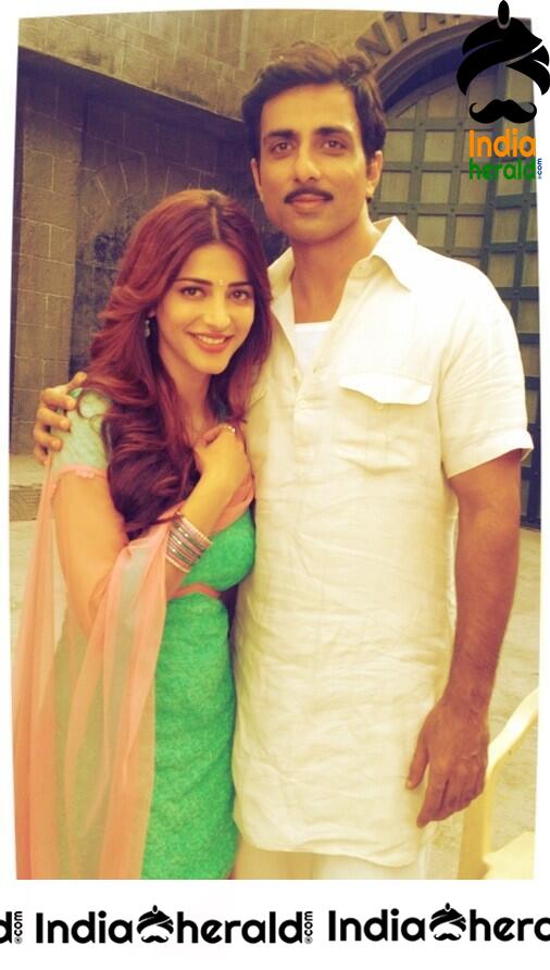 Rare Photos Collection of Shruti Haasan as her Birthday Special Set 3