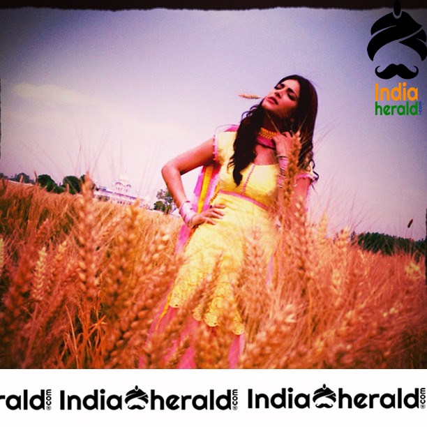 Rare Photos Collection of Shruti Haasan as her Birthday Special Set 4