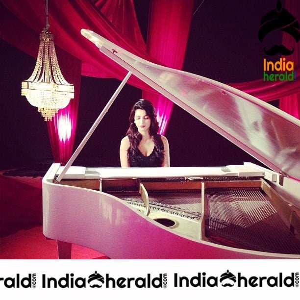 Rare Photos Collection of Shruti Haasan as her Birthday Special Set 5