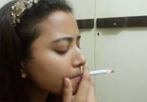 Rare Photos Of Indian Actress Caught Smoking On And Off Screen