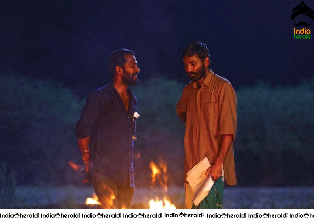 Rare Shooting Spot Stills of Asuran Movie