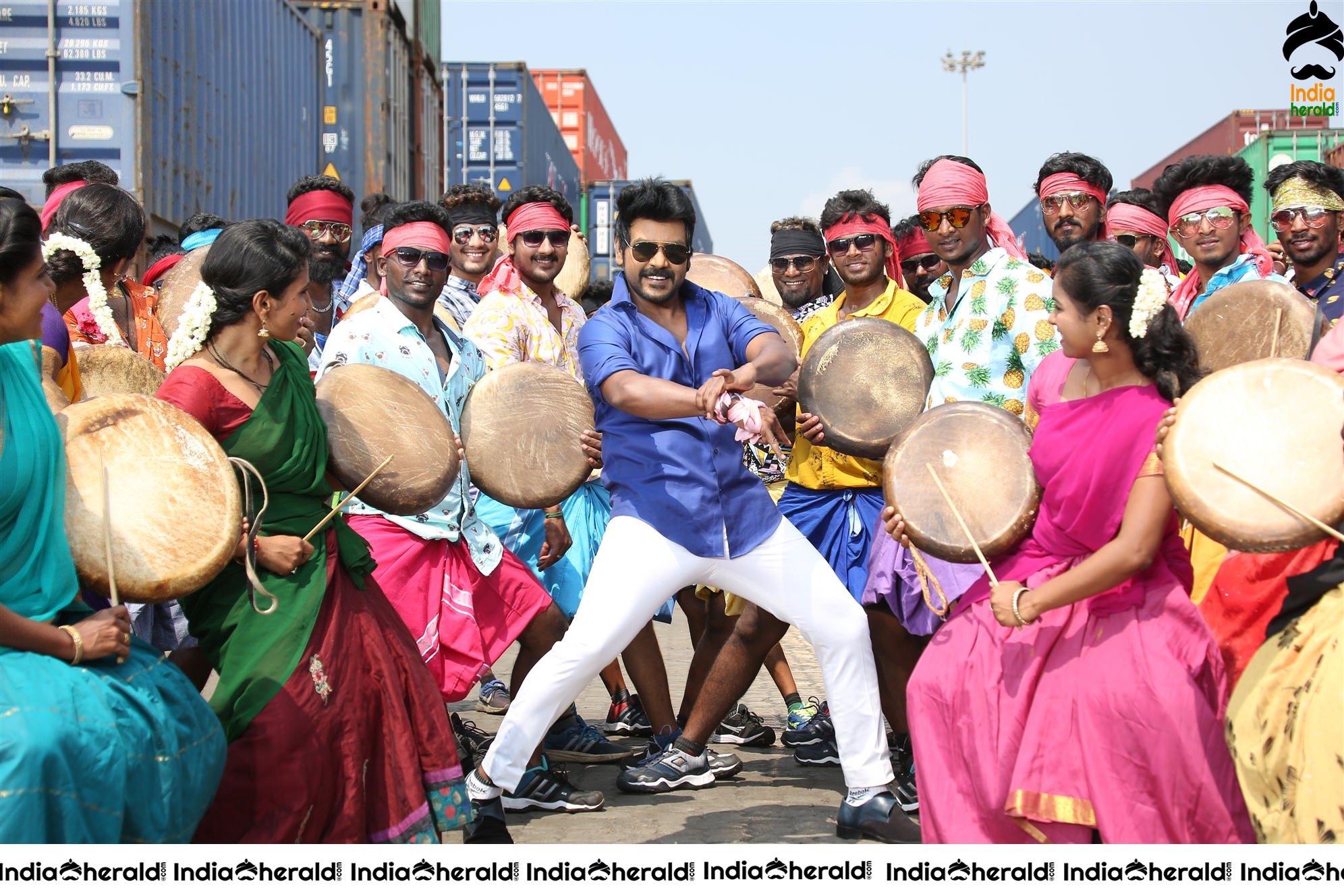 Rare Unseen Hot Photos collection of Kanchana 3 movie Set 1