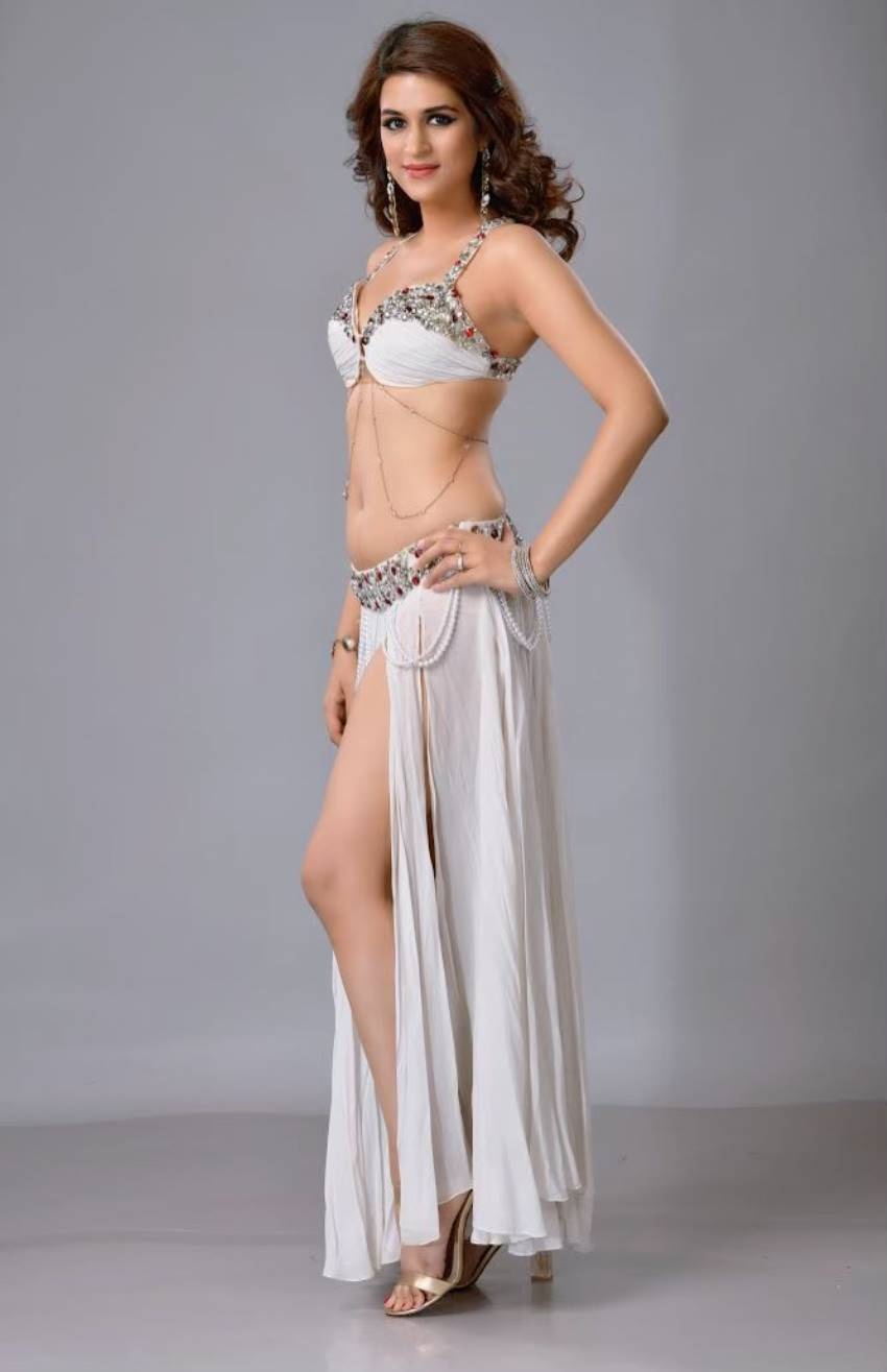 Rare Unseen Tempting Hot Photos Of Shraddha Das