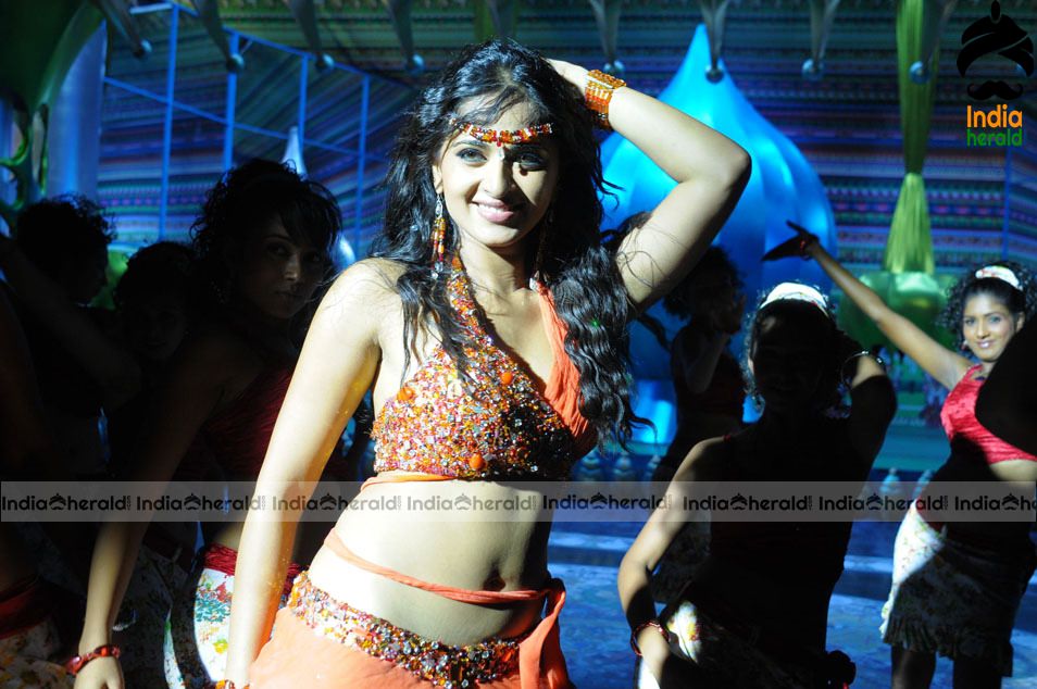 Rare Vintage Hot Photos of Anushka Exposing and Teasing our Mood Set 2