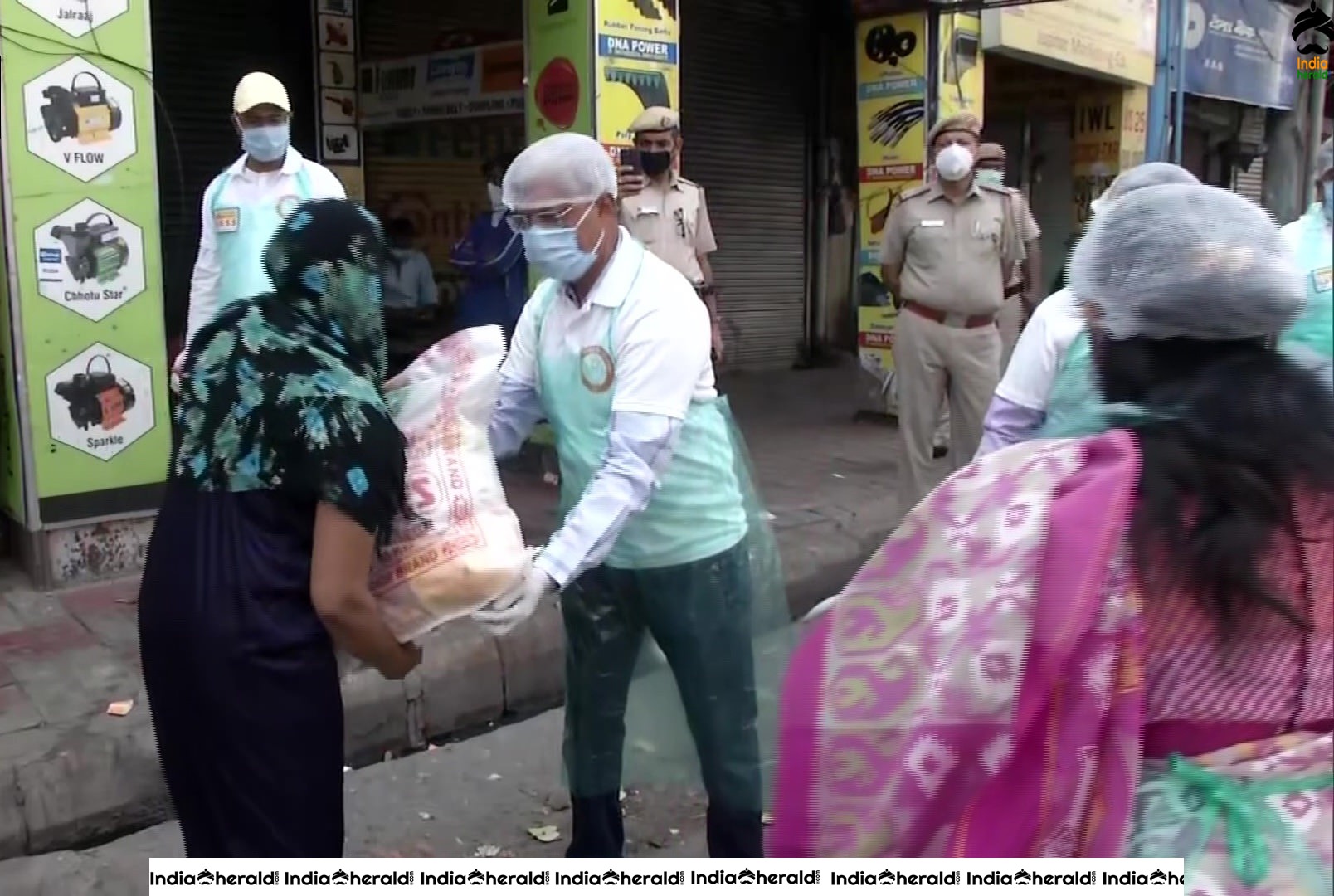 RSS workers distribute ration among workers due to Corona Virus pandemic