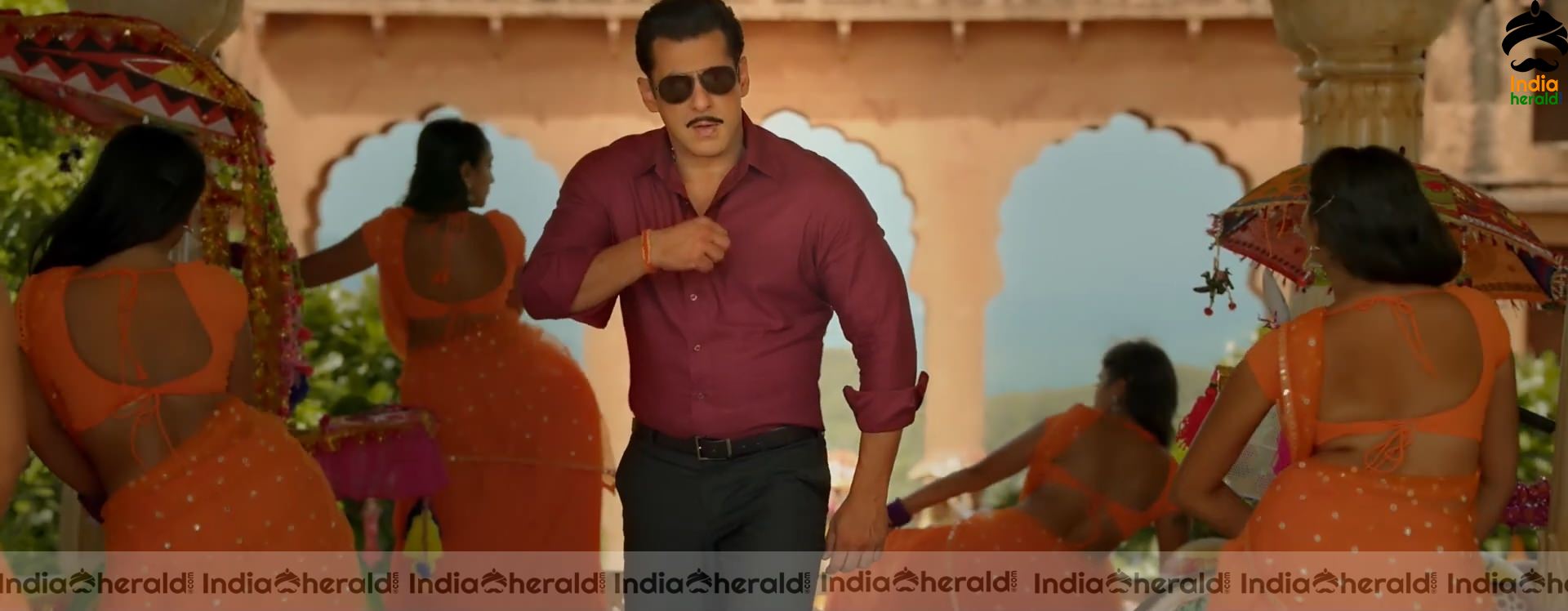 Salman Khan in Dabaang 3 Trailer HD Stills Set 1