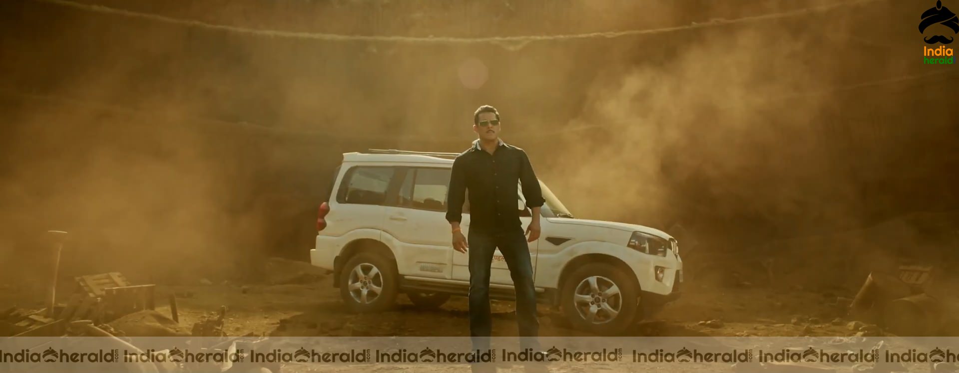 Salman Khan in Dabaang 3 Trailer HD Stills Set 2