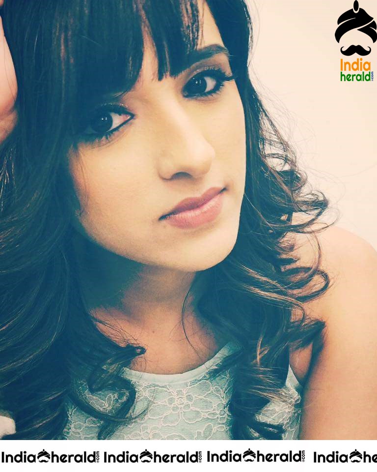 Shirley Setia Cute Photos Collection Set 1