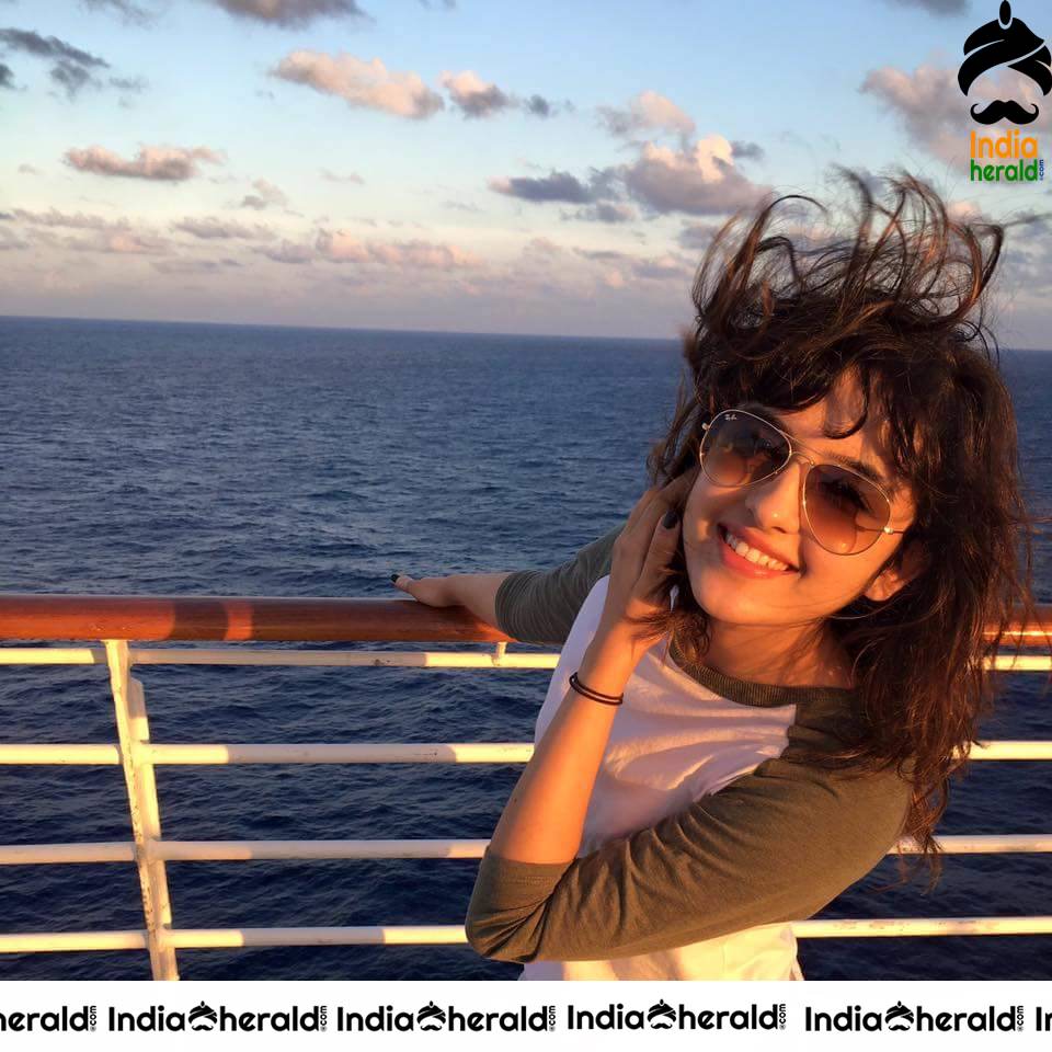 Shirley Setia Cute Photos Collection Set 1