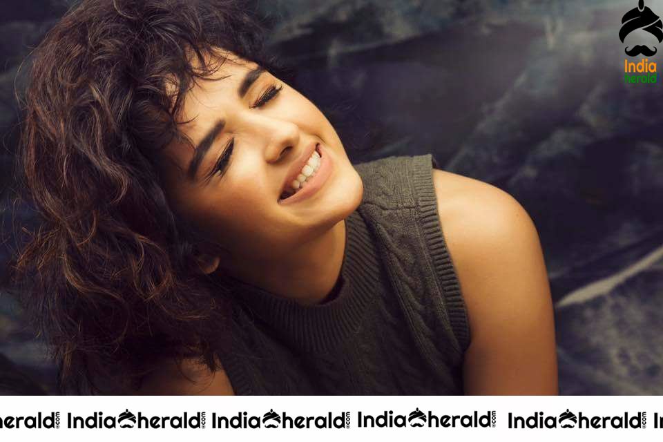 Shirley Setia Cute Photos Compilation Set 2