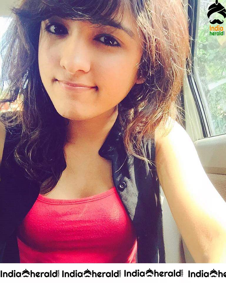 Shirley Setia Cute Photos Compilation Set 4