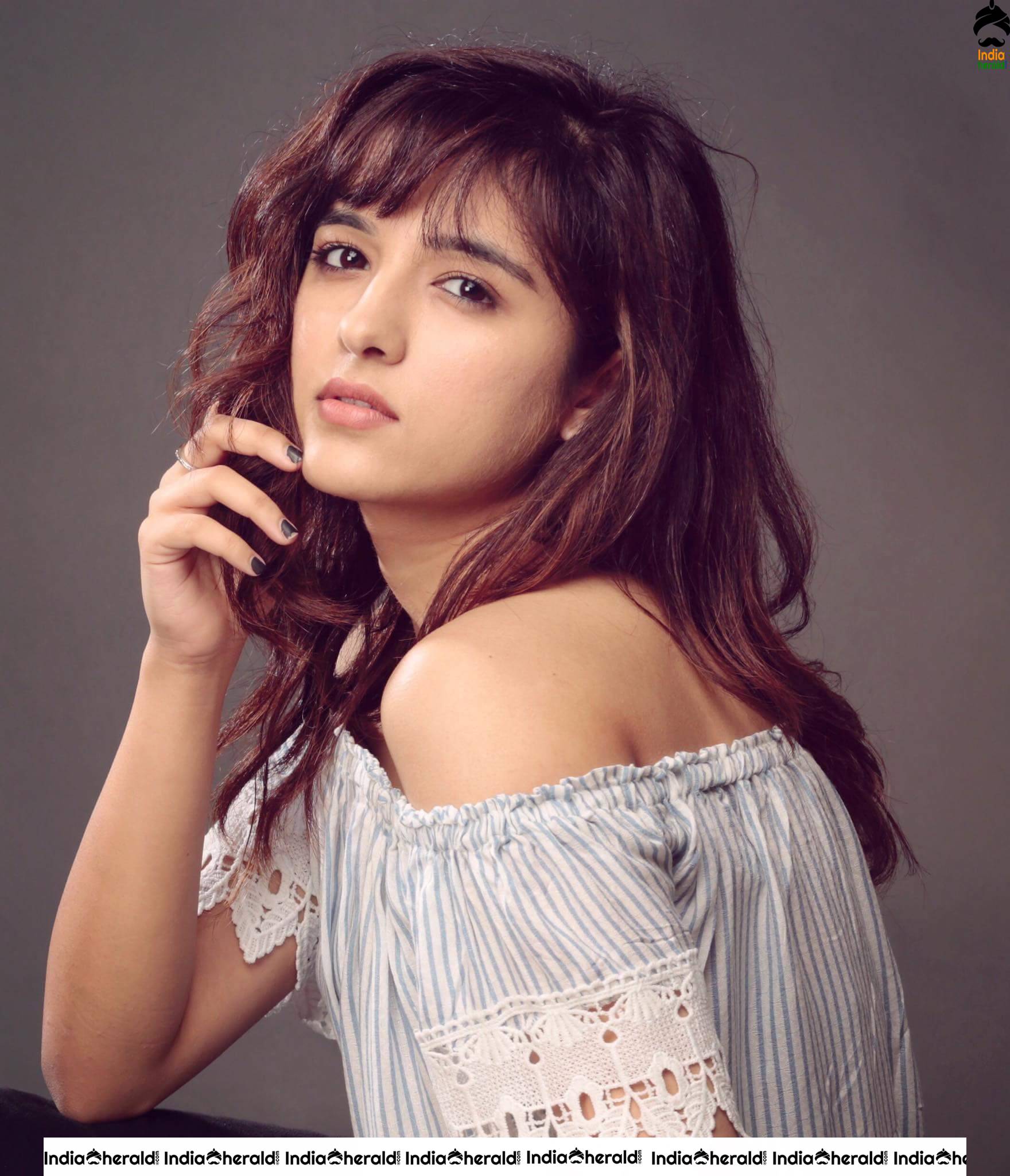 Shirley Setia Cute Photos Compilation Set 4