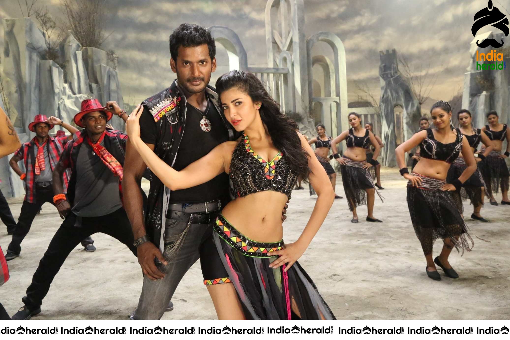 Shruti Haasan Hot Photos Collection Set 1