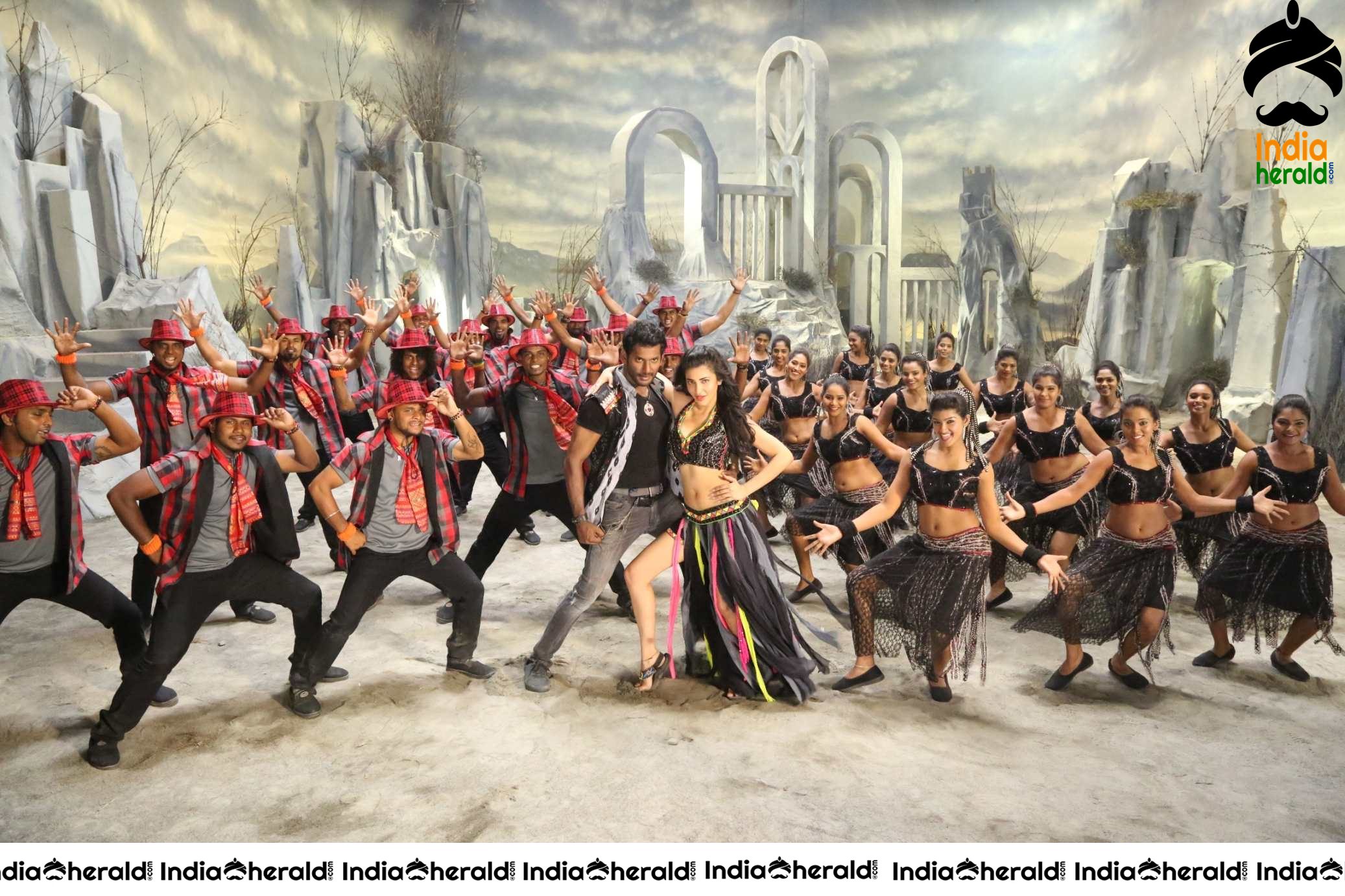 Shruti Haasan Hot Photos Collection Set 1